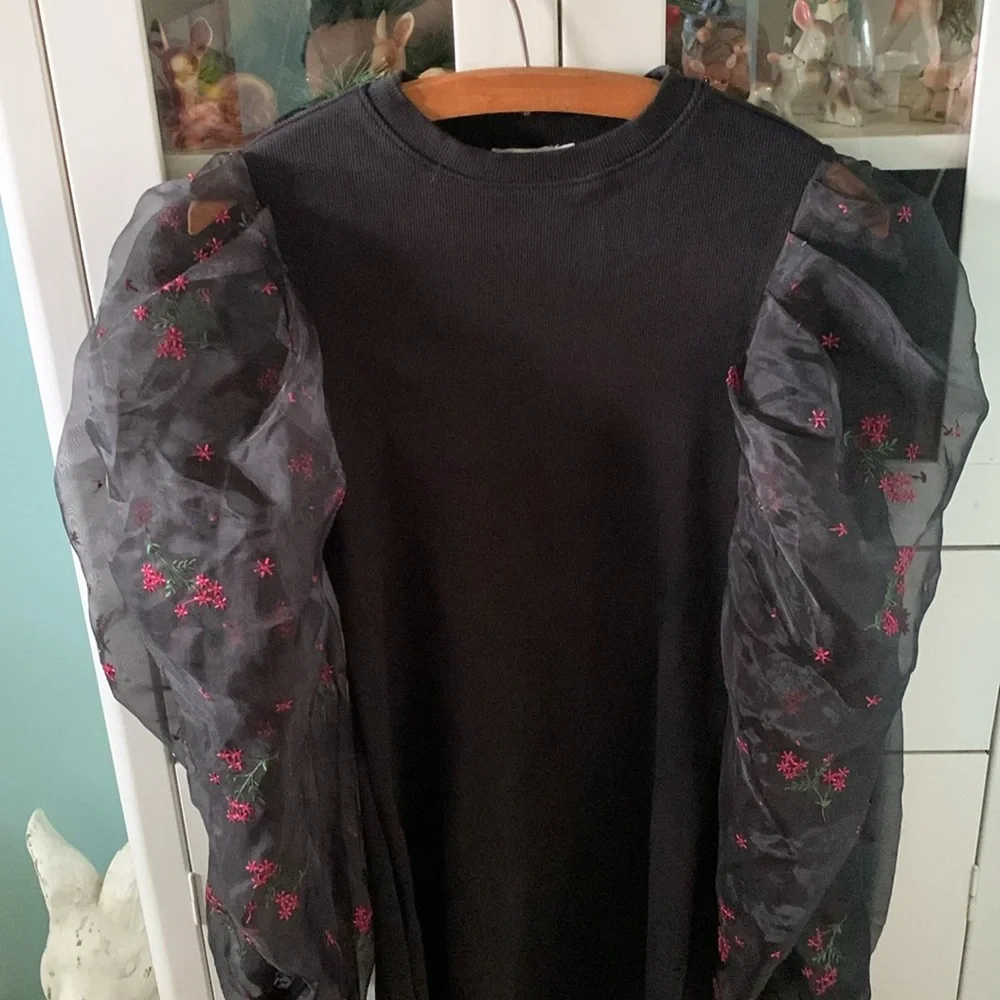 ASOS Design sz 8 Black Dress with Sheer Floral Sleeves - Picture 2 of 6